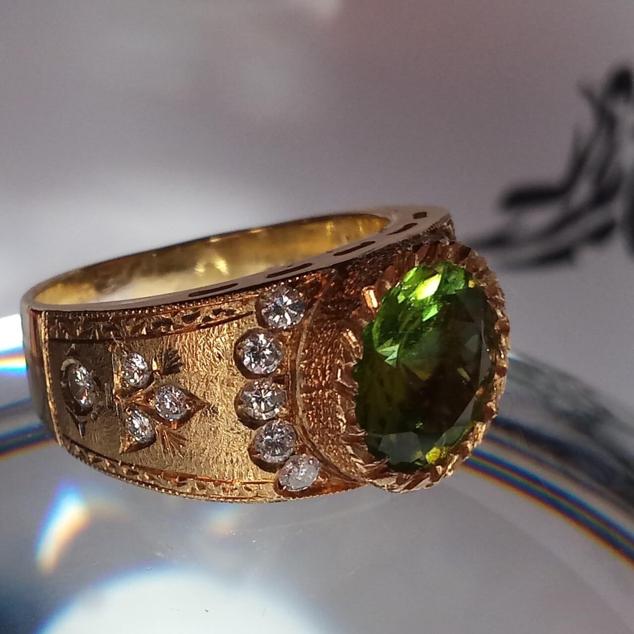 Peridot, Diamonds and Gold
