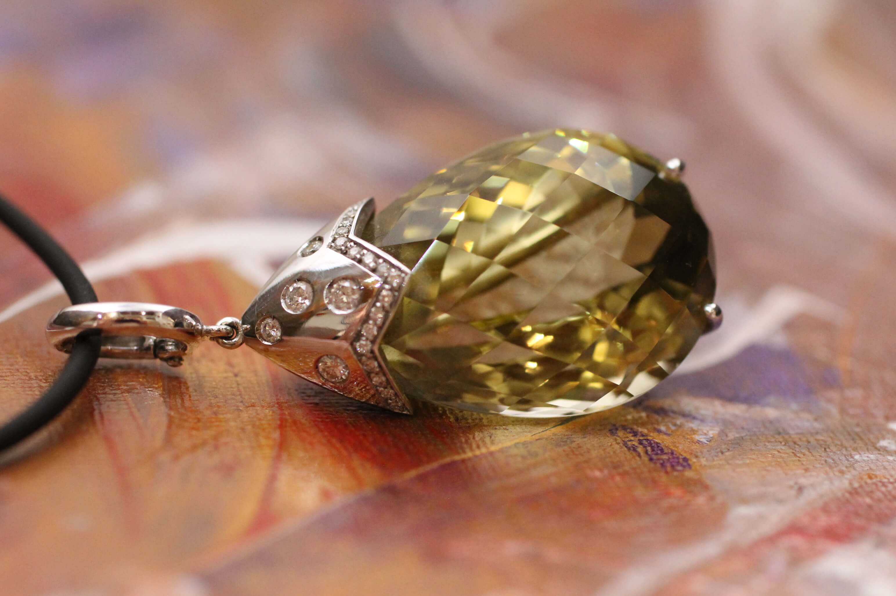 Gold, Lemon Quartz and Diamonds Pendant