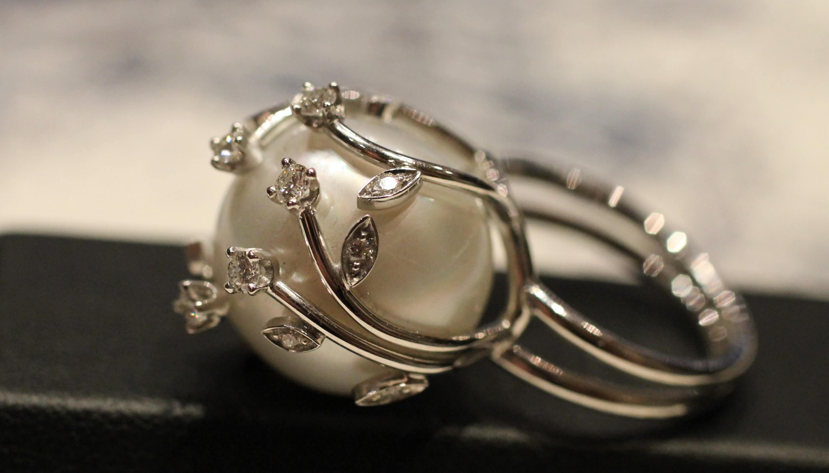 Gold, Australian Baroque Pearl and Diamonds Ring