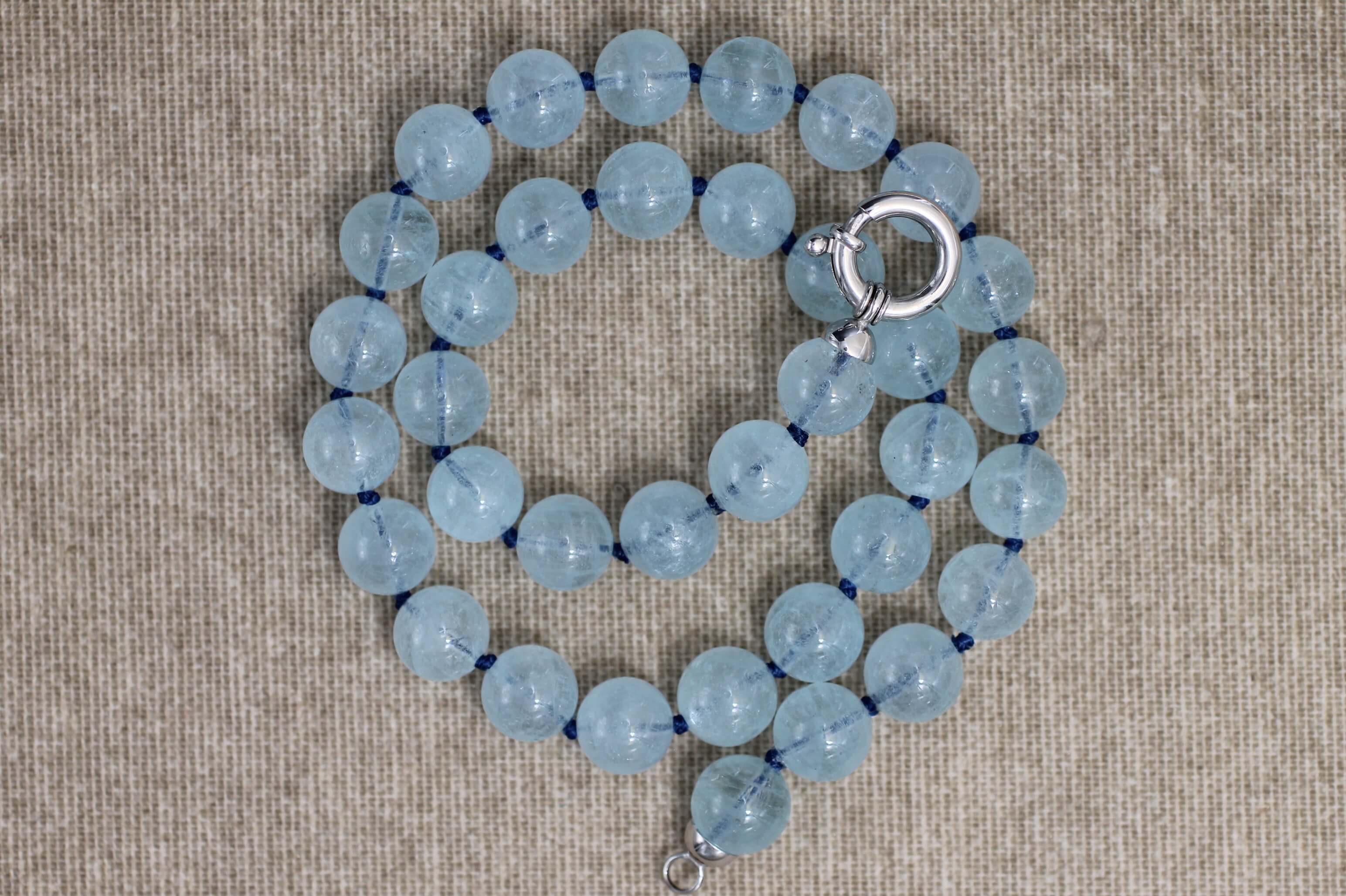 Aquamarine and white Gold necklace