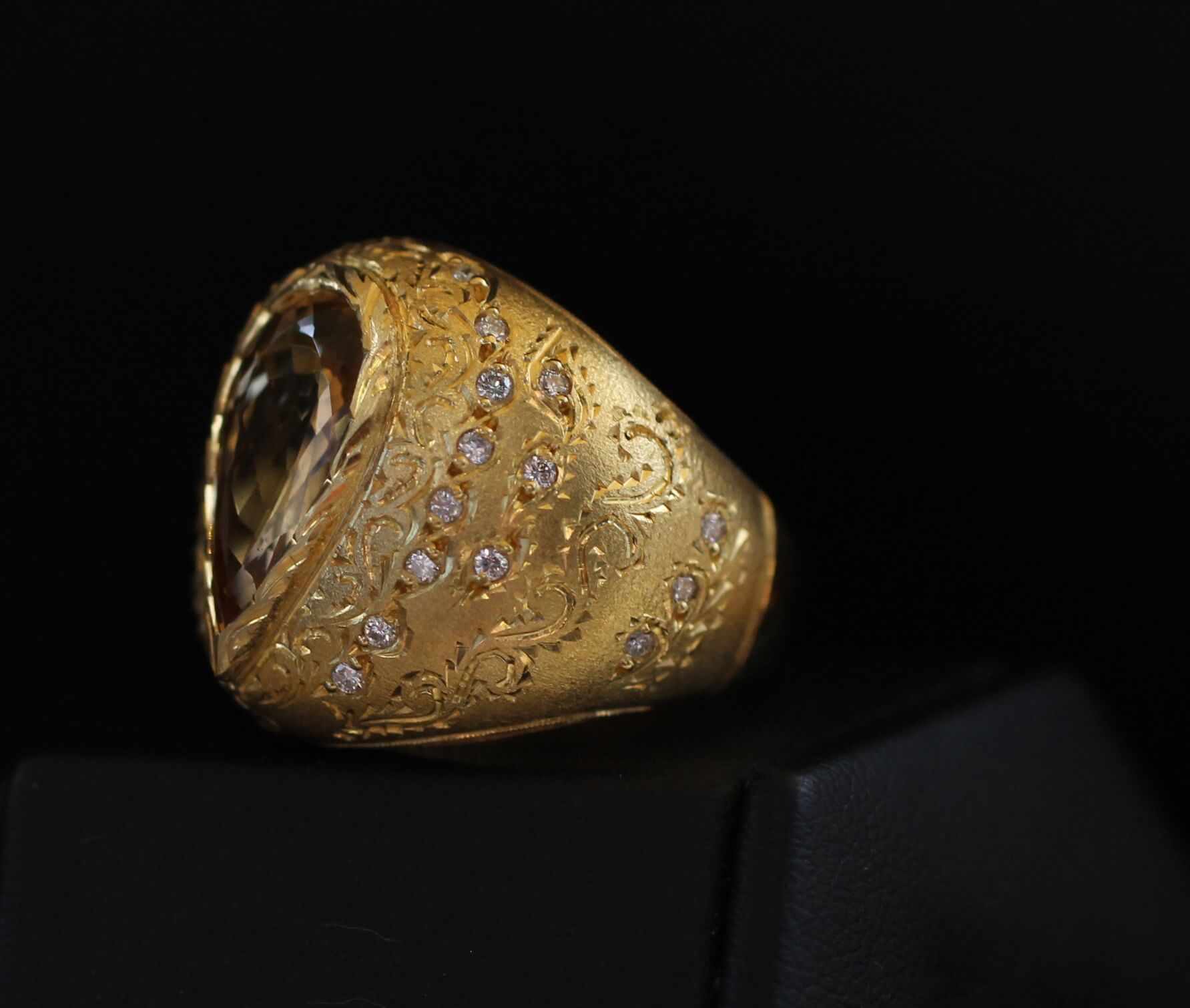 Anello in Oro, Topazio Imperiale e Diamanti