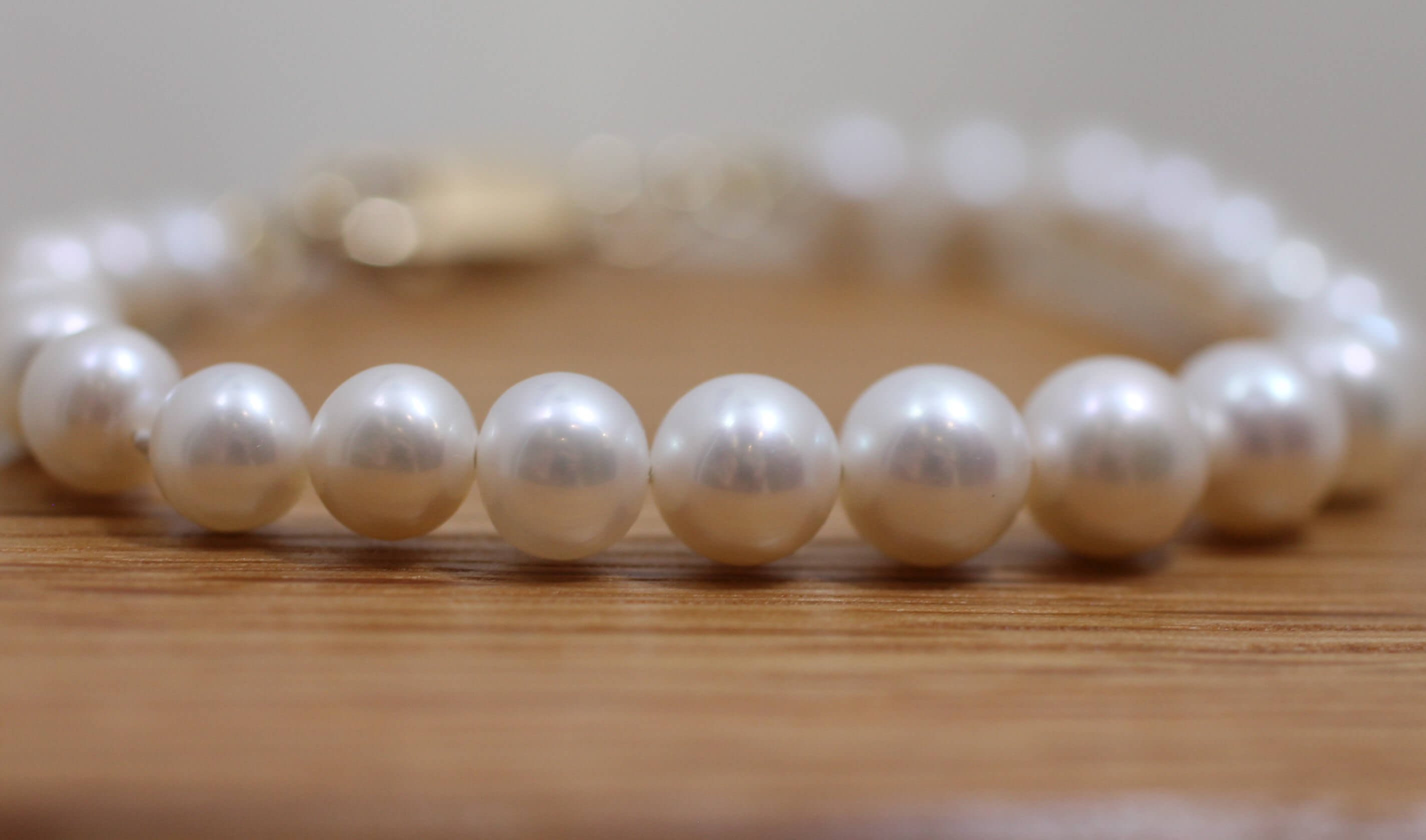 Gold and freshwater Pearls Bracelet