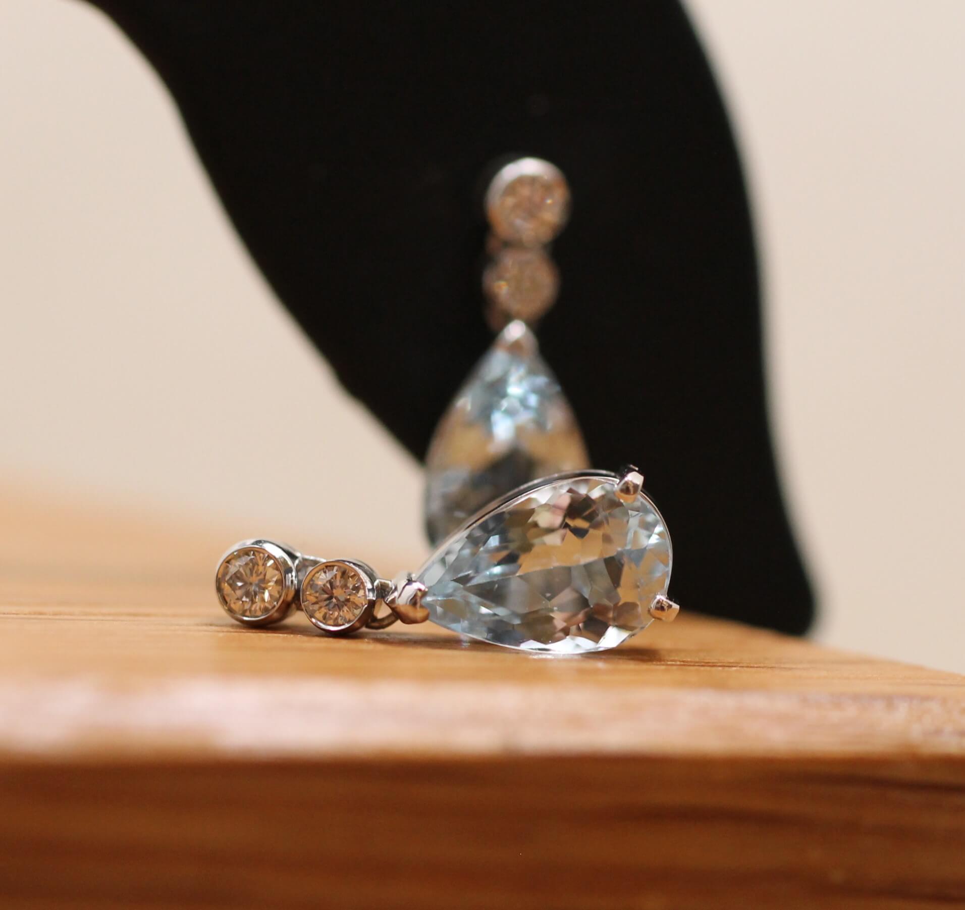 Gold, Aquamarine and Diamonds Earrings
