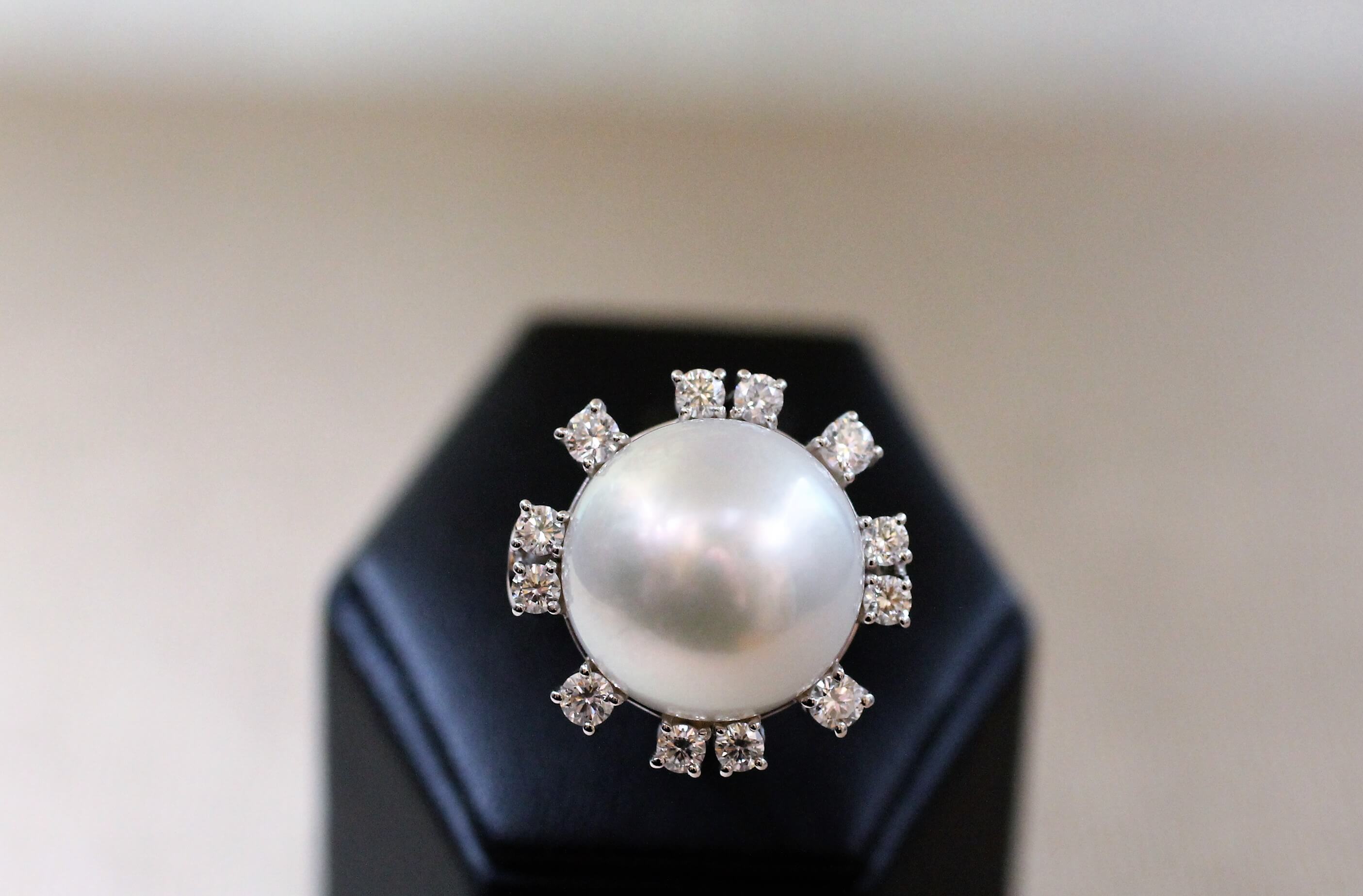 Gold, Australian Pearl and Diamonds Ring